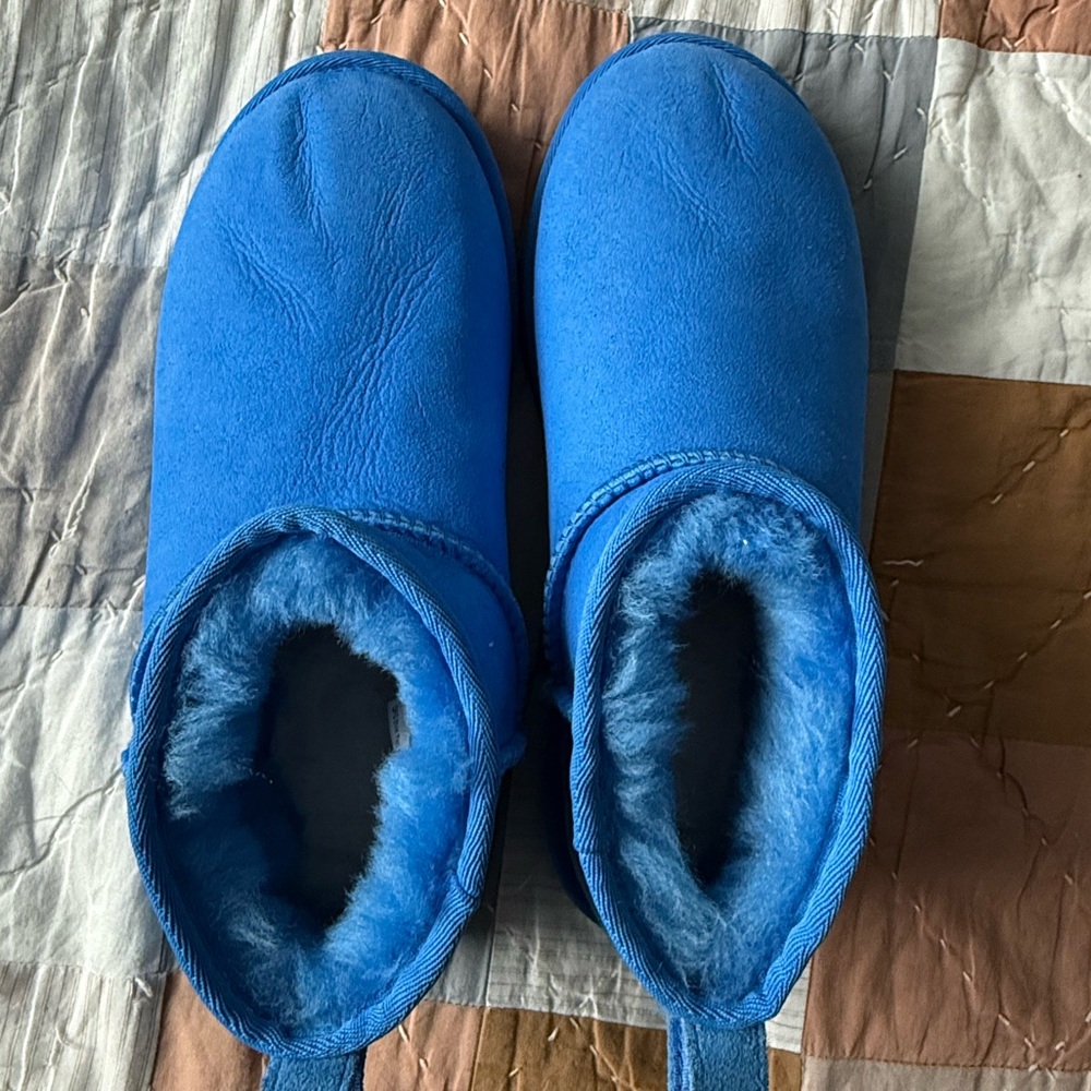 Ugg Classic Ultra Mini Boots in Big Sky Blue / Size 7 / NWOT 🩵